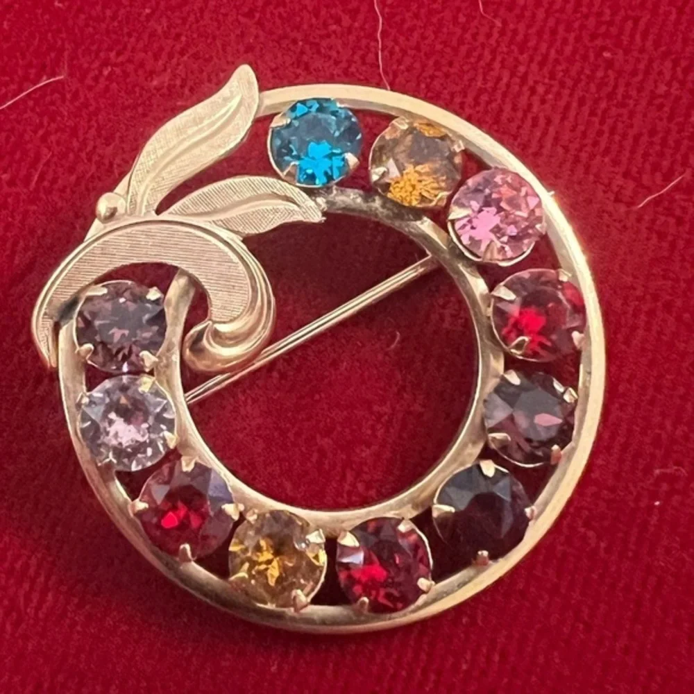 Vintage VAN DELL 1/20 12K GF Multi Color 11 Stone Rhinestone Brooch Pin 1 1/4